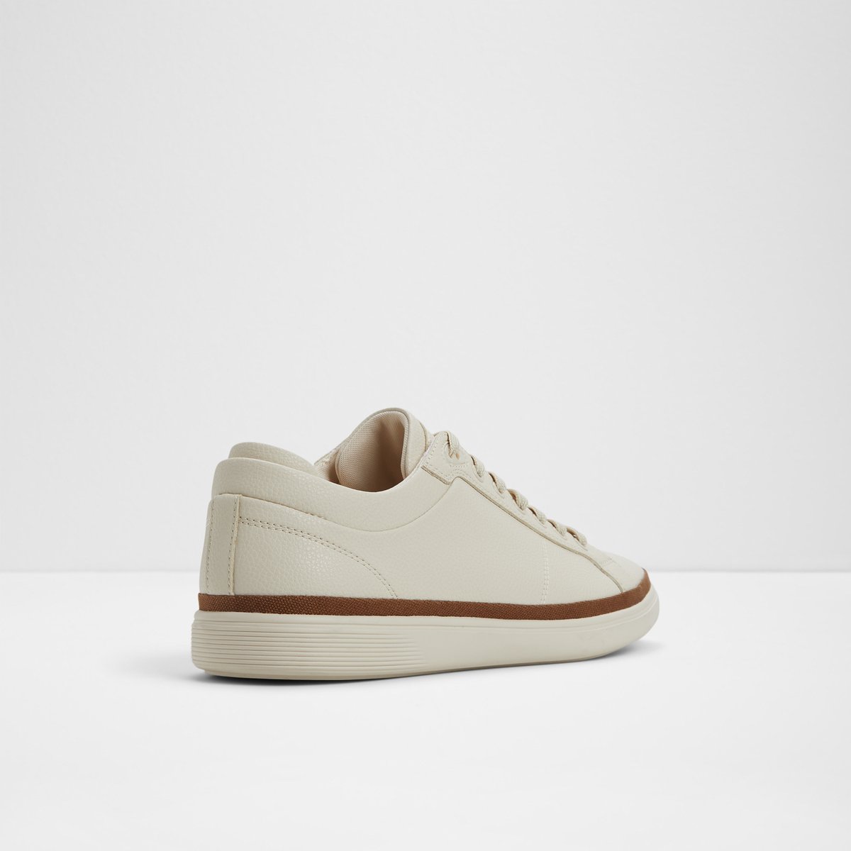 Finespec Low-Top Sneakers