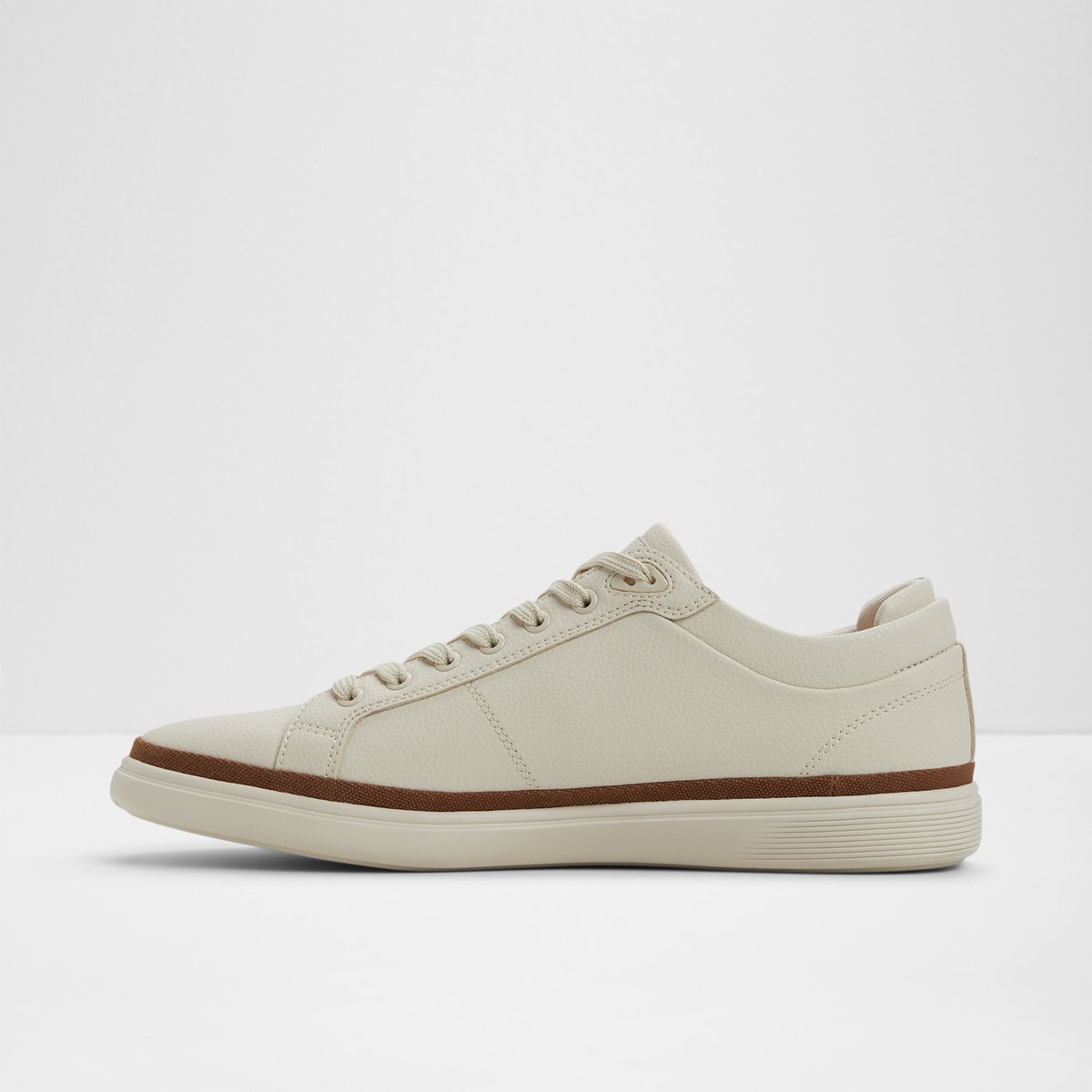 Finespec Low-Top Sneakers