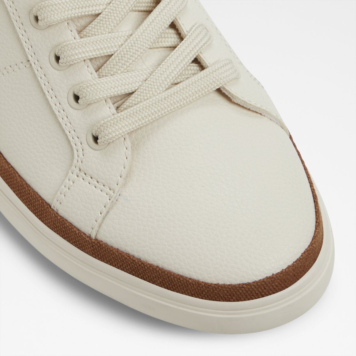 Finespec Low-Top Sneakers