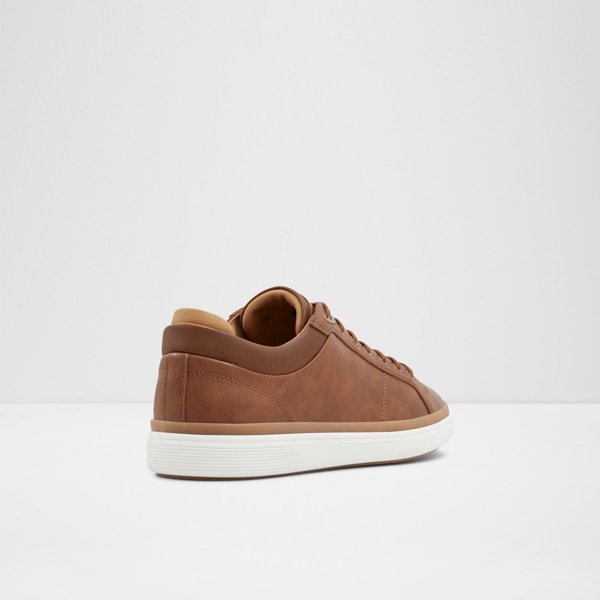 Finespec Low-Top Sneakers