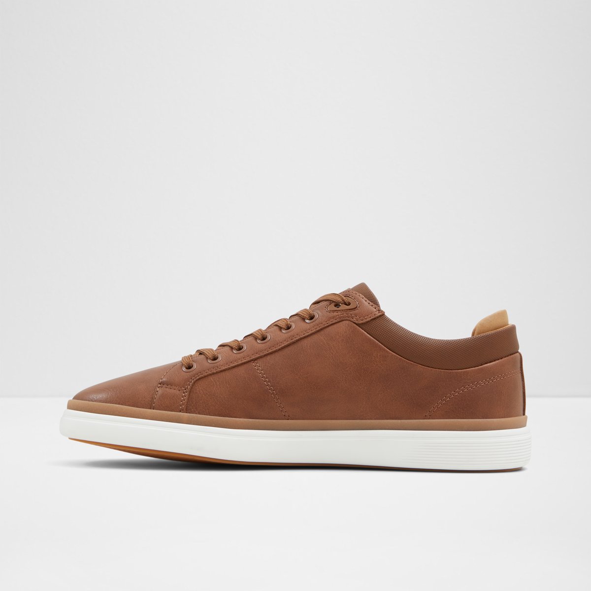 Finespec Low-Top Sneakers