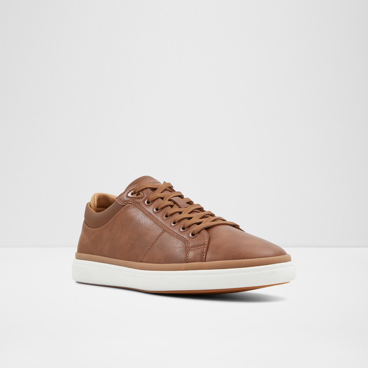 Finespec Low-Top Sneakers