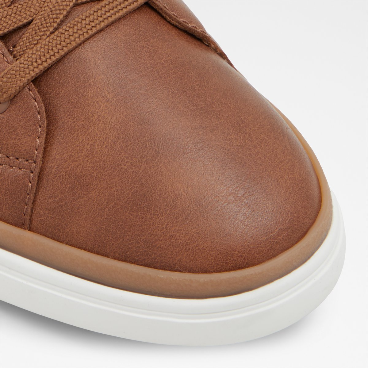 Finespec Low-Top Sneakers