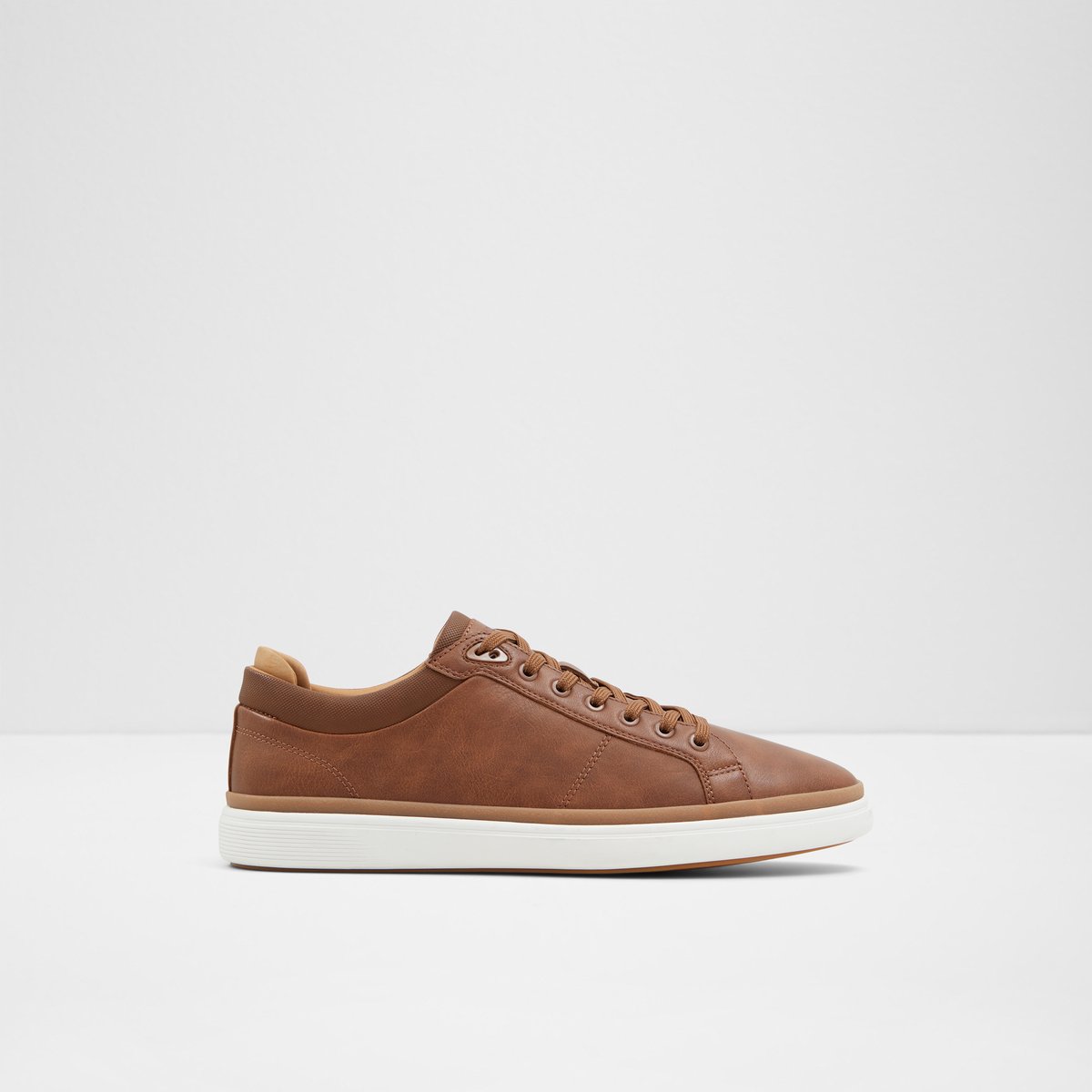 Finespec Low-Top Sneakers