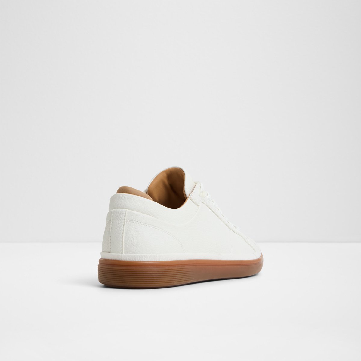 Finespec Low-Top Sneakers