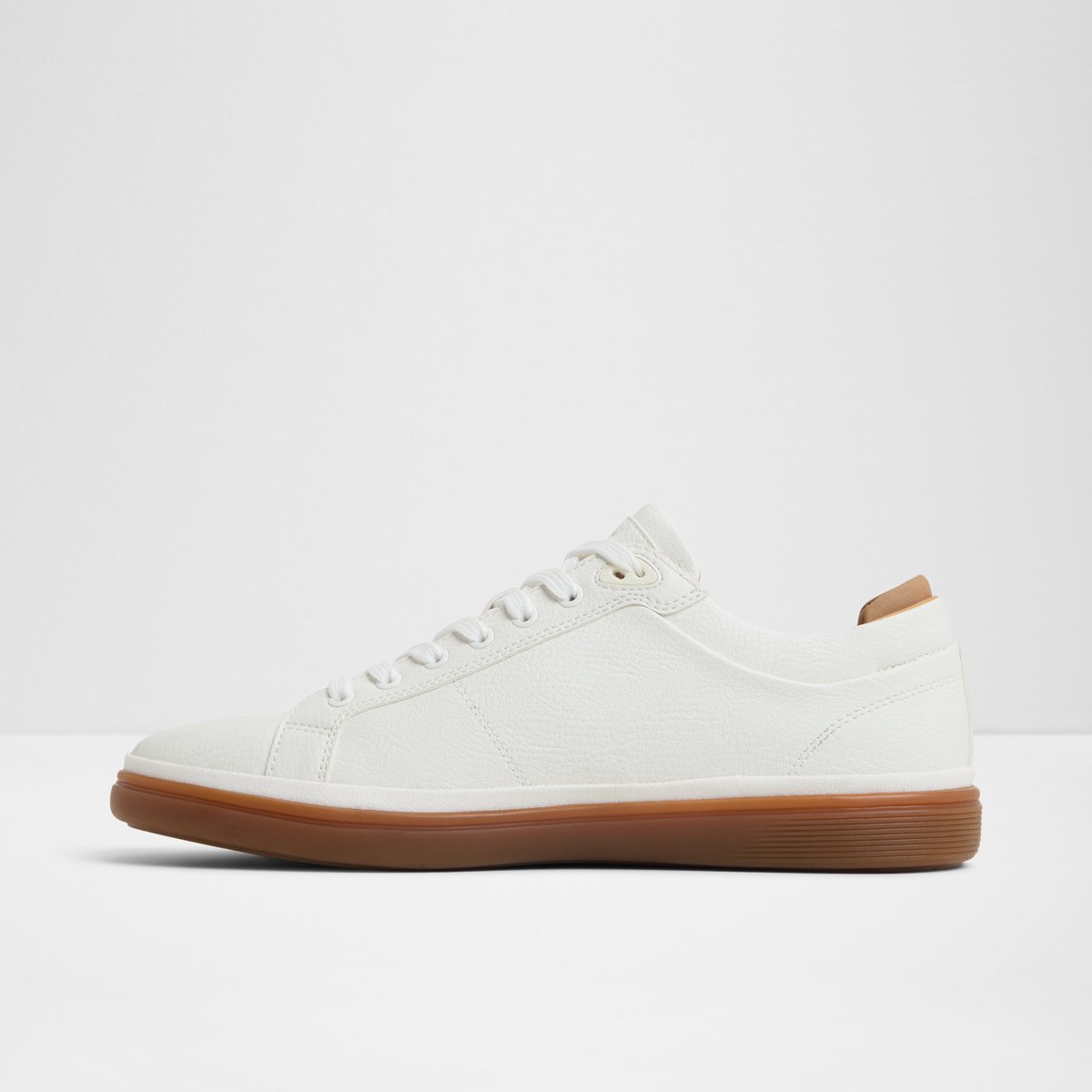 Finespec Low-Top Sneakers