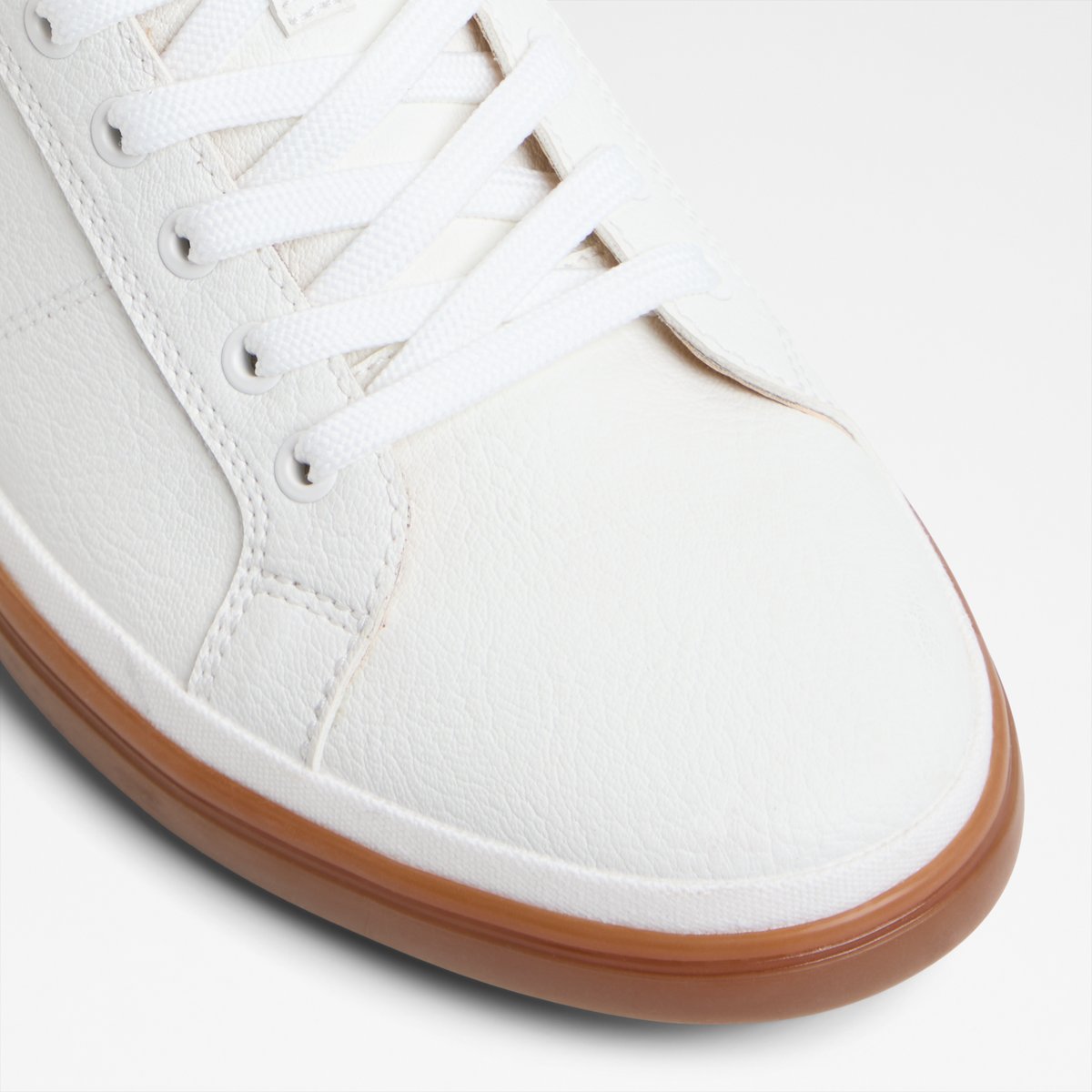 Finespec Low-Top Sneakers