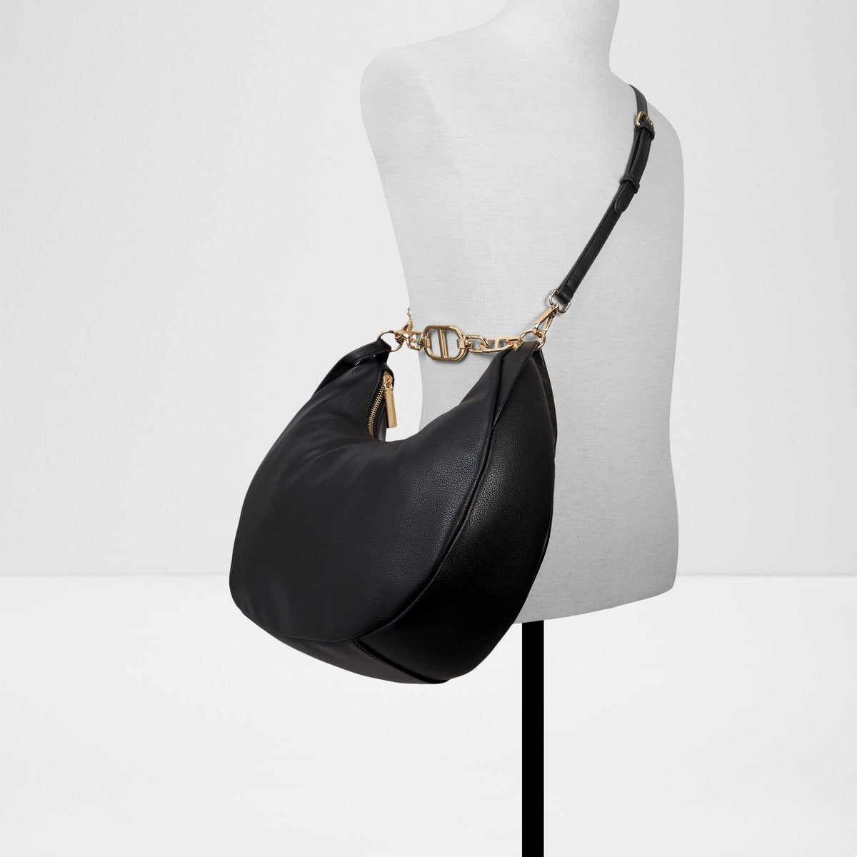 Gwiamar Shoulder Bag