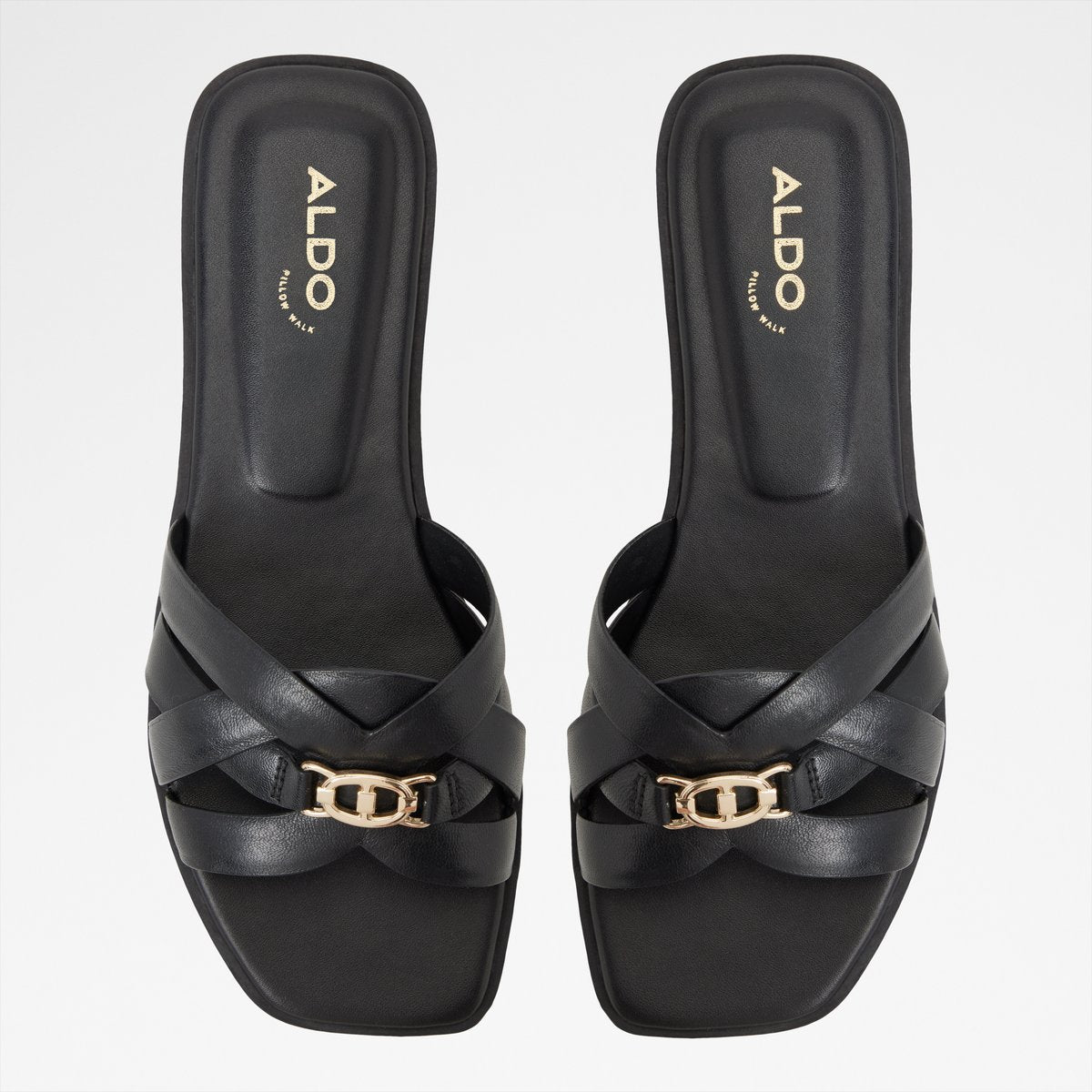 Jennaleriel In Flat Sandals