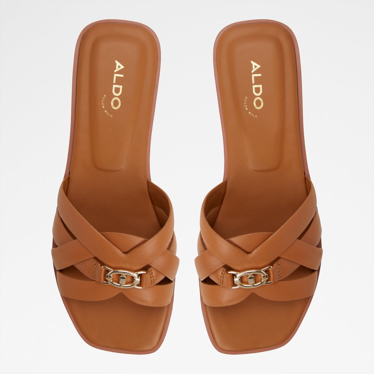 Jennaleriel In Flat Sandals