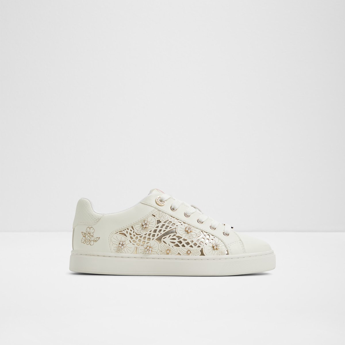 Leonia Low-Top Sneakers