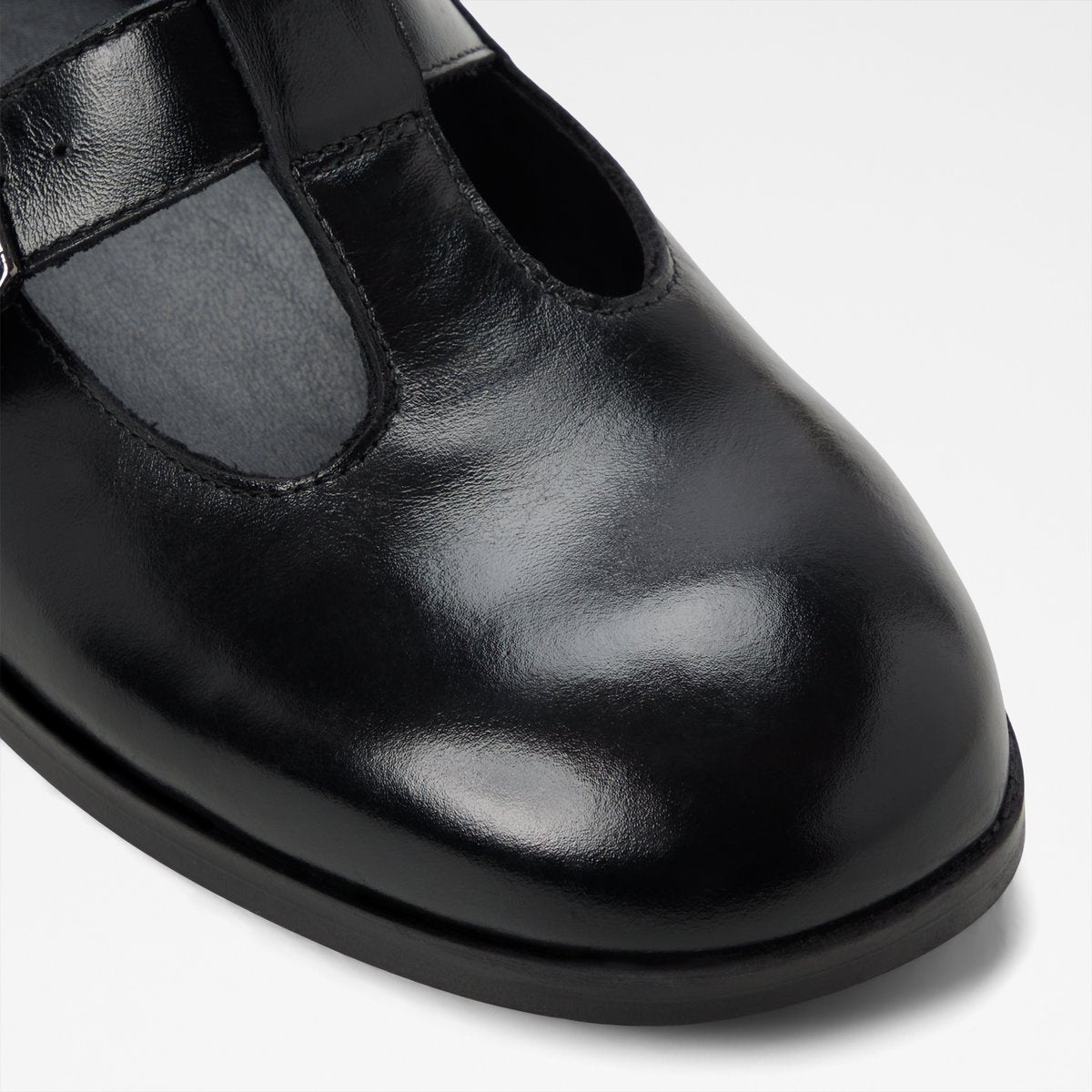 Lothilarin-In Flat Mary Janes