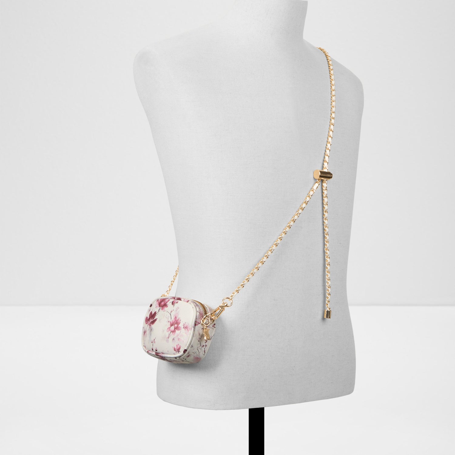 Lunor Wallet With Chain