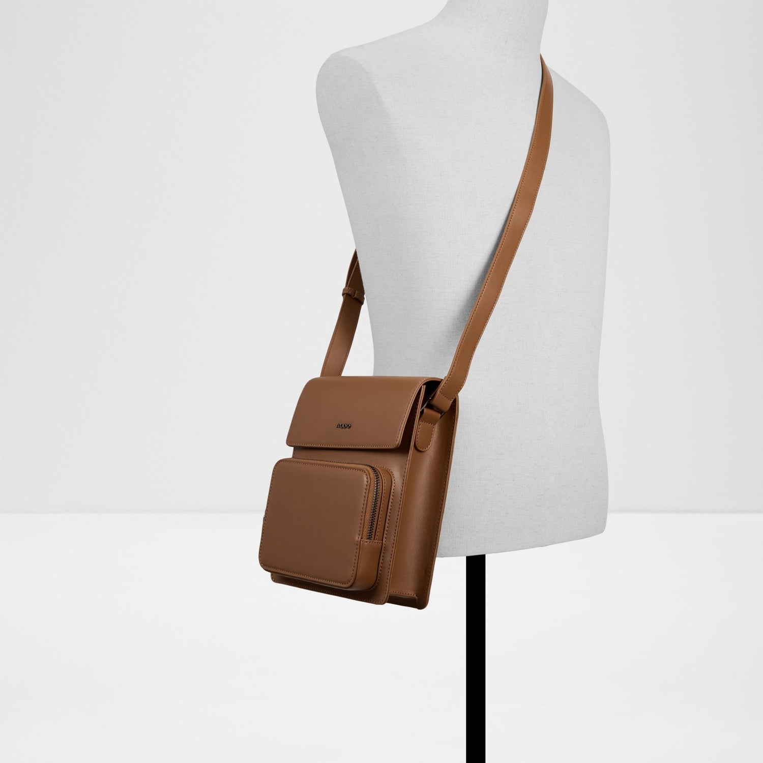Niles Cross Body Bag