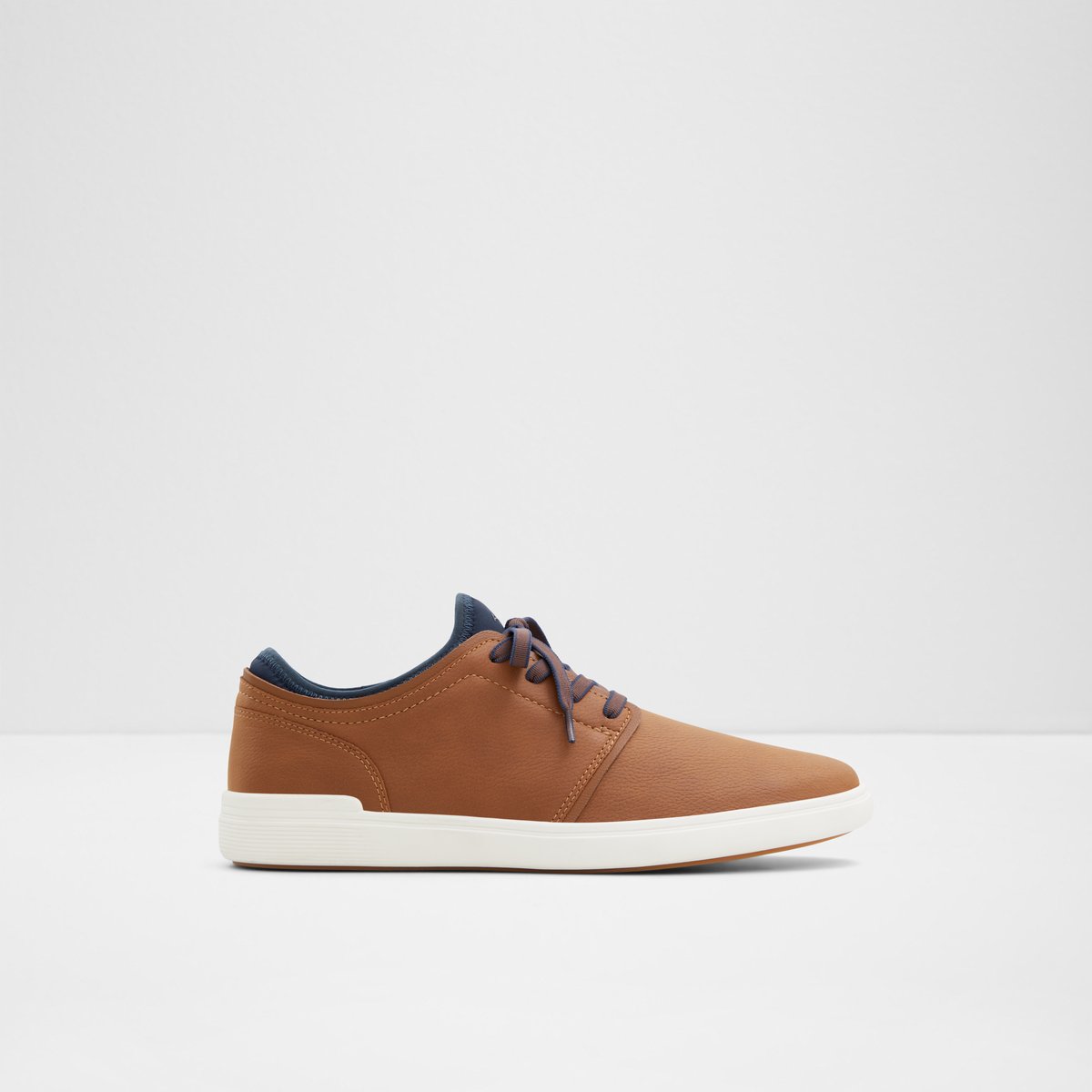 Omono Low-Top Sneakers
