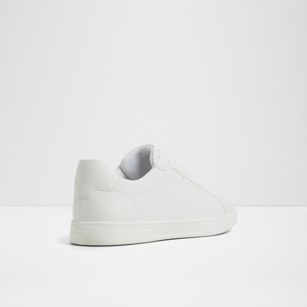 Ozzy Low-Top Sneakers