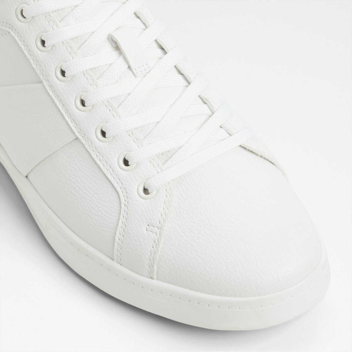 Ozzy Low-Top Sneakers