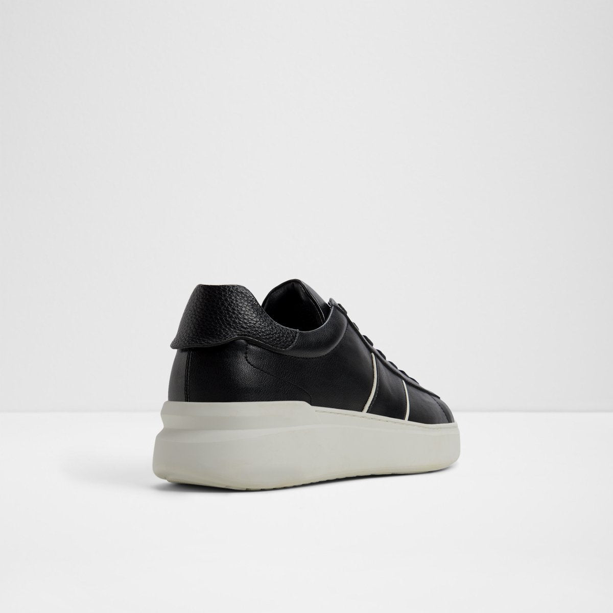 Paxon Low-Top Sneakers