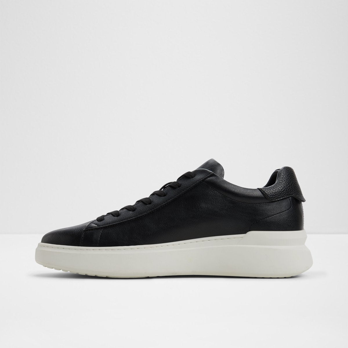 Paxon Low-Top Sneakers
