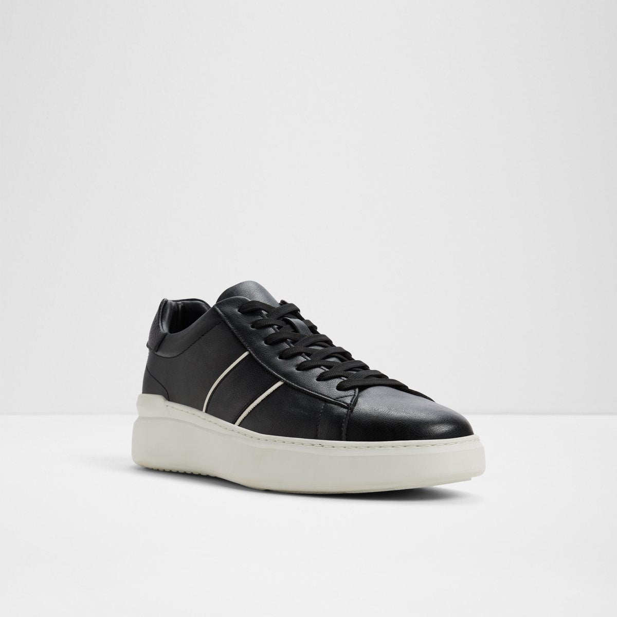 Paxon Low-Top Sneakers