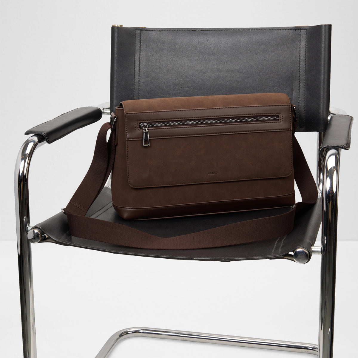 Raemond Messenger Bag