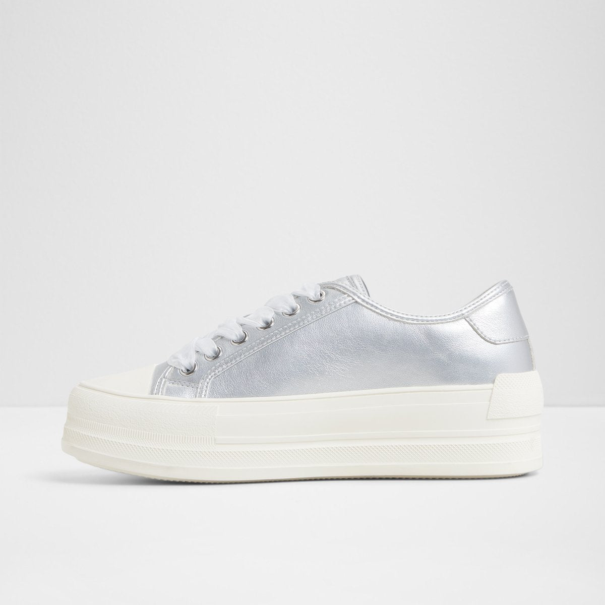 Rayes Low-Top Sneakers