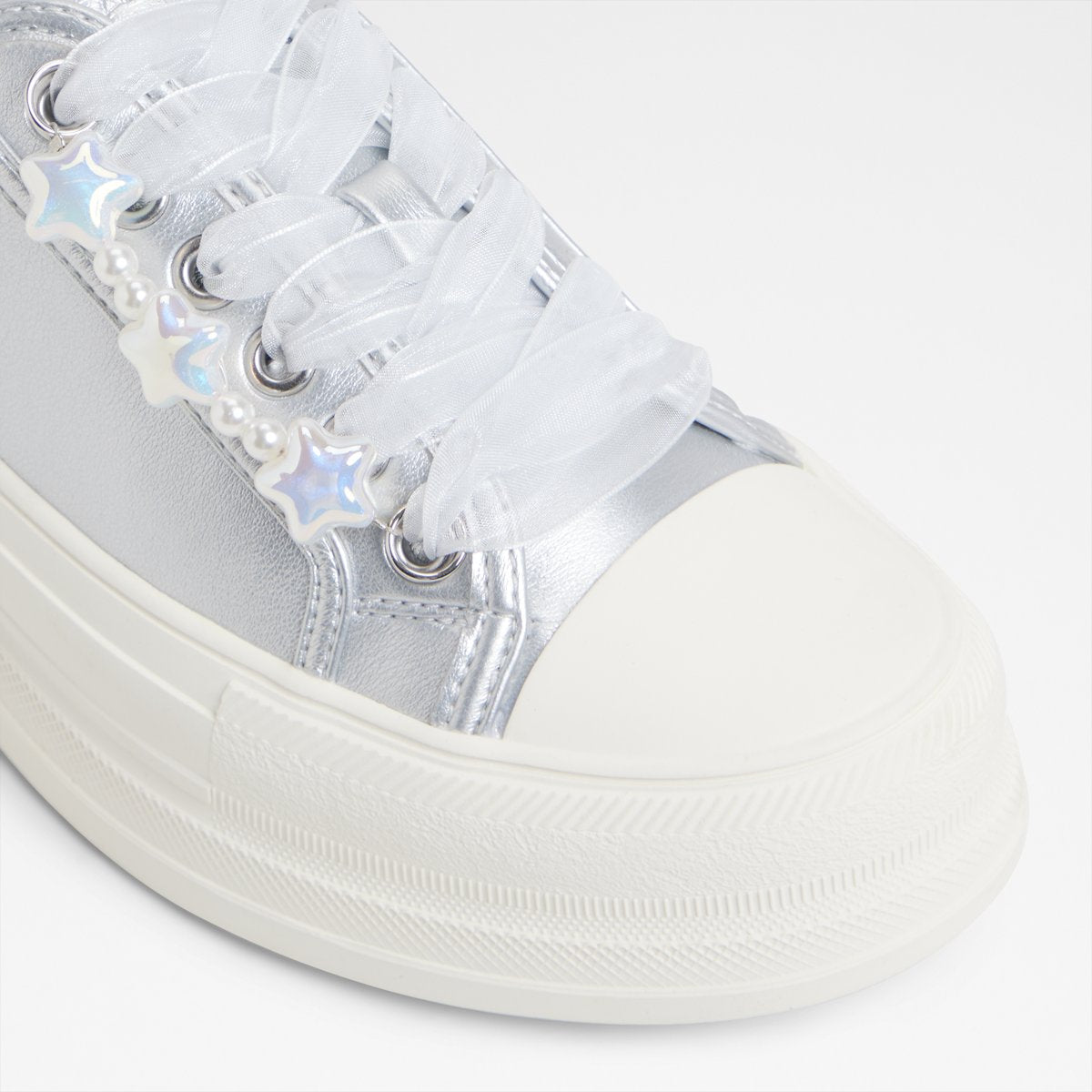 Rayes Low-Top Sneakers