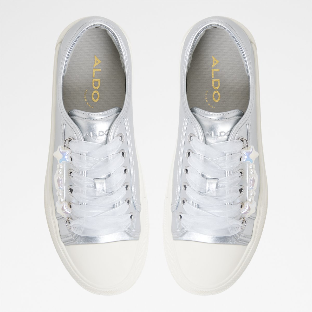 Rayes Low-Top Sneakers