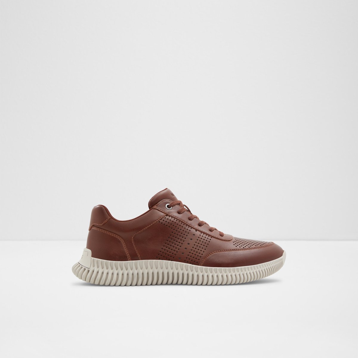 Rioga Low-Top Sneakers