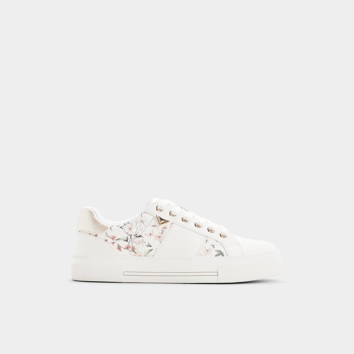 Saddie Low-Top Sneakers