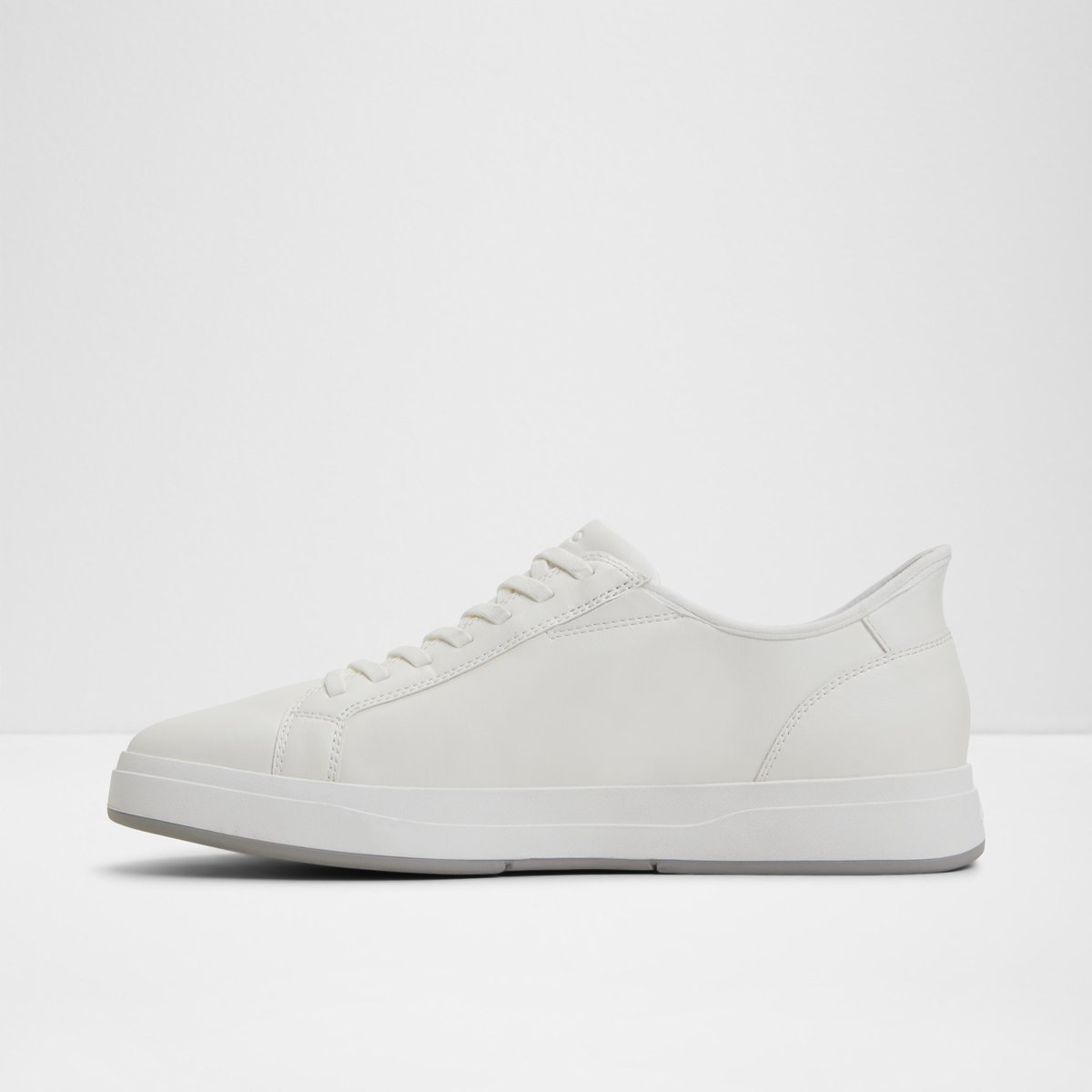 Scottie Low-Top Sneakers