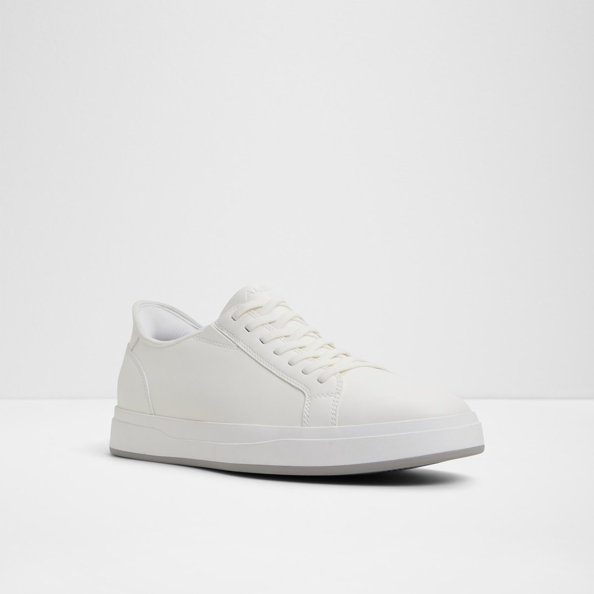 Scottie Low-Top Sneakers