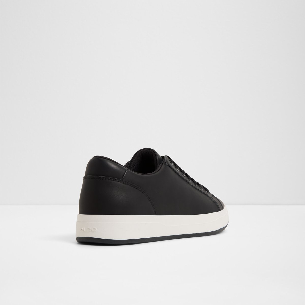 Scottiee Low-Top Sneakers