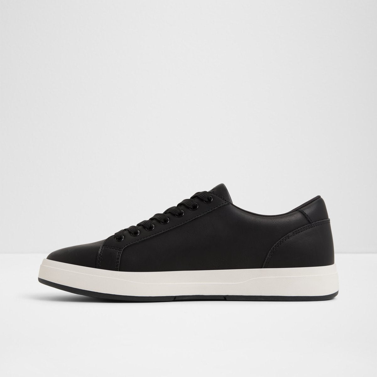 Scottiee Low-Top Sneakers