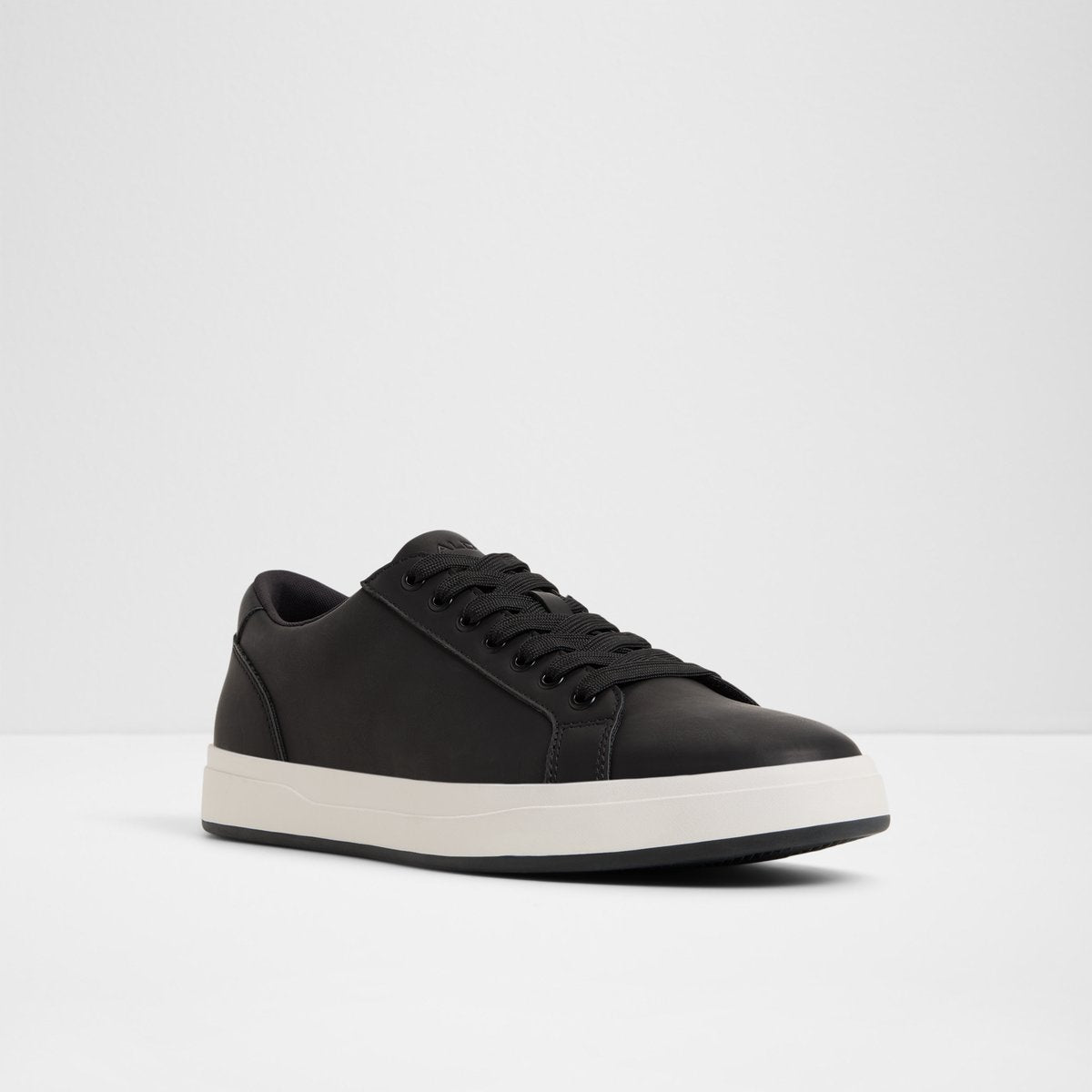Scottiee Low-Top Sneakers