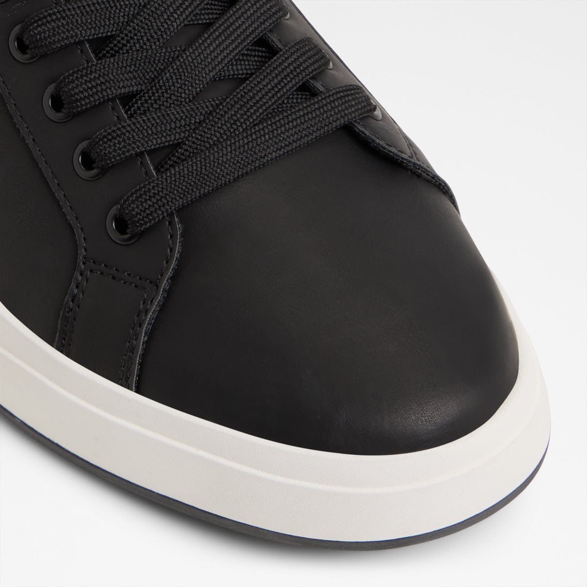 Scottiee Low-Top Sneakers