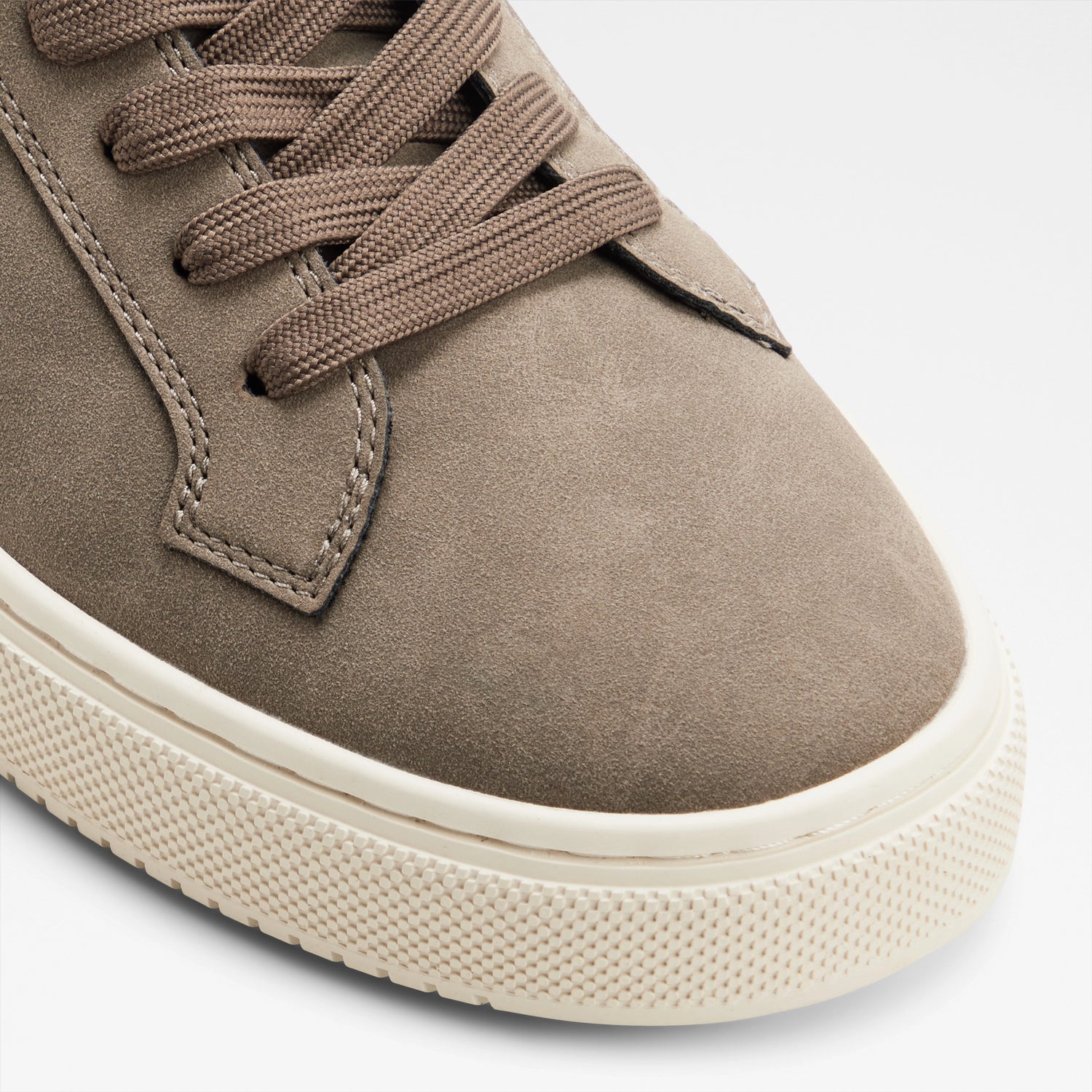 Sebbi Low-Top Sneakers