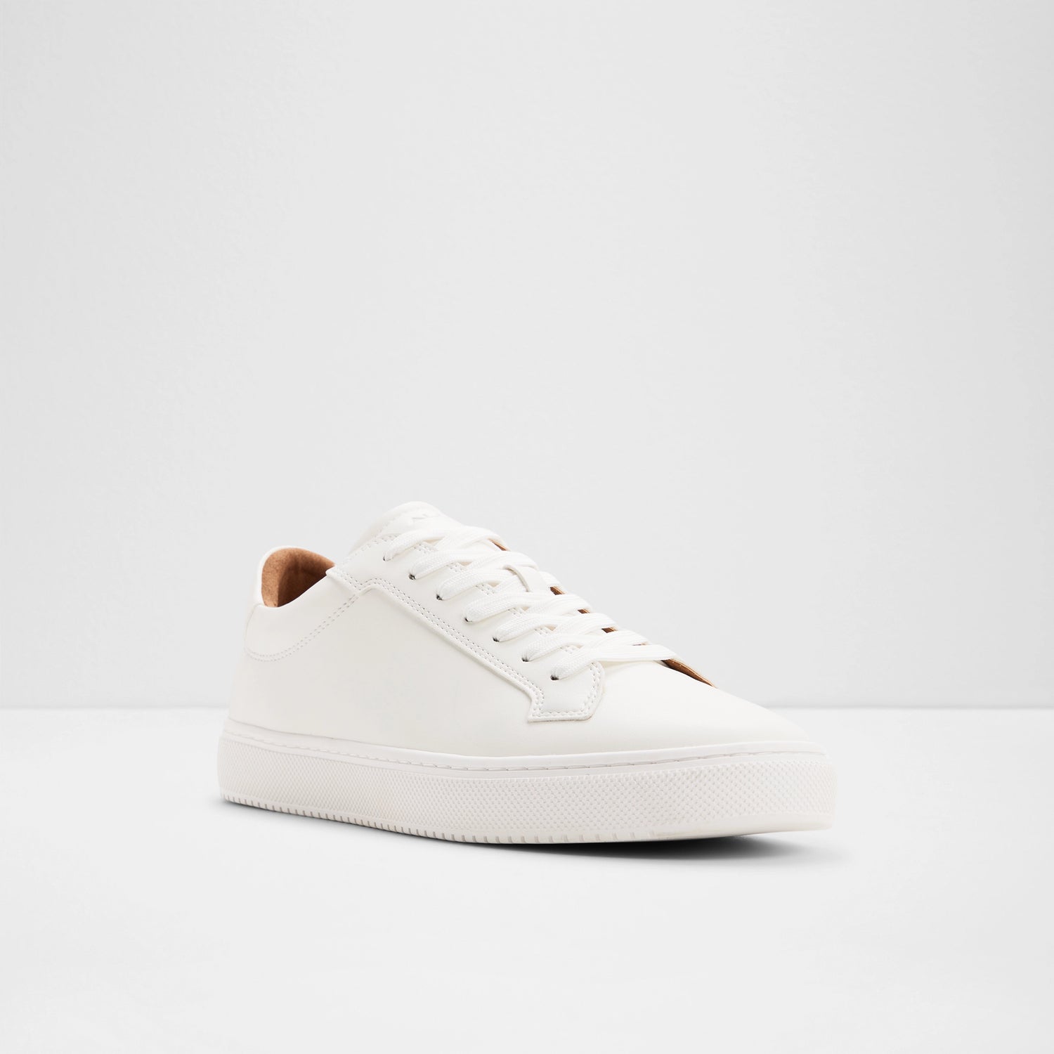 Sebbi Low-Top Sneakers