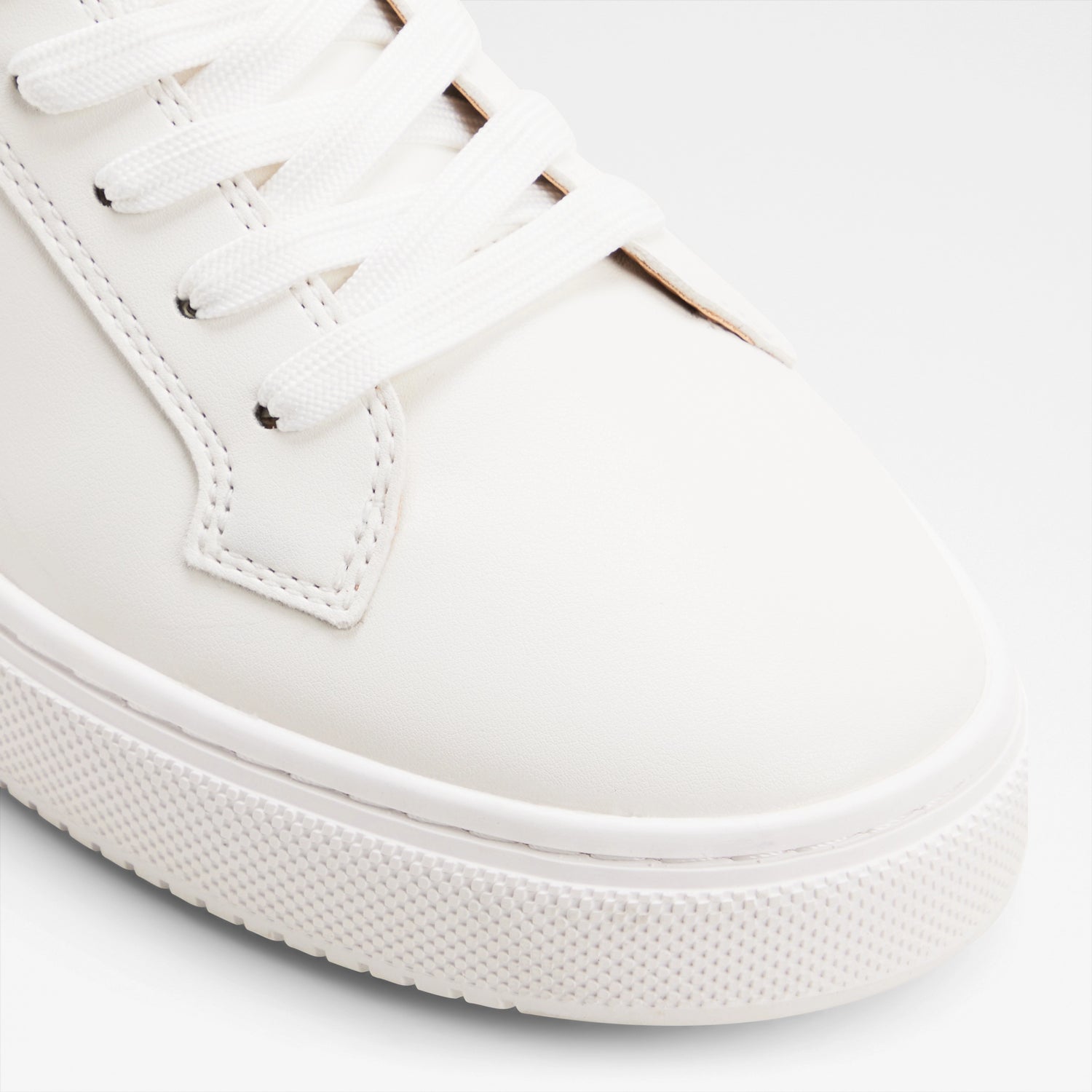 Sebbi Low-Top Sneakers