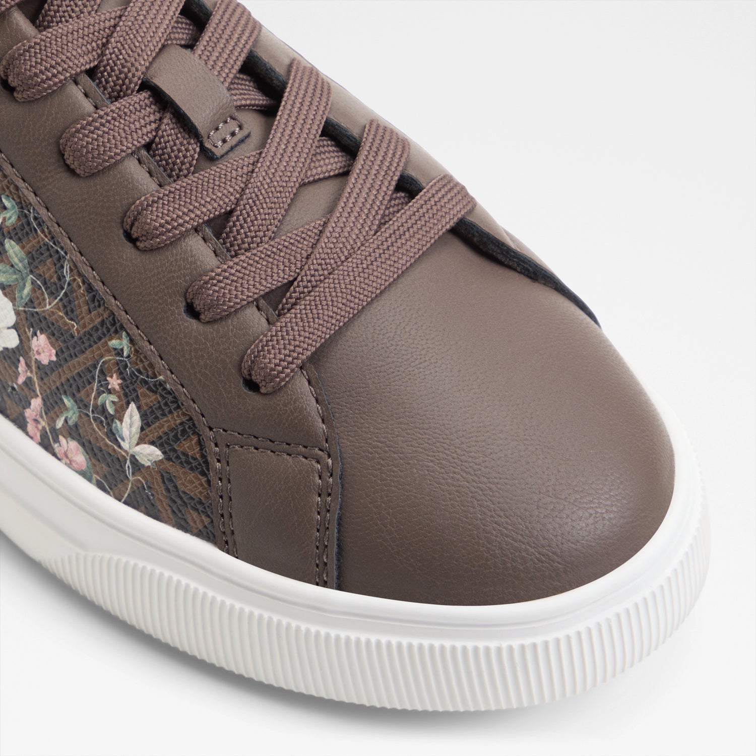 Soera Low-Top Sneakers