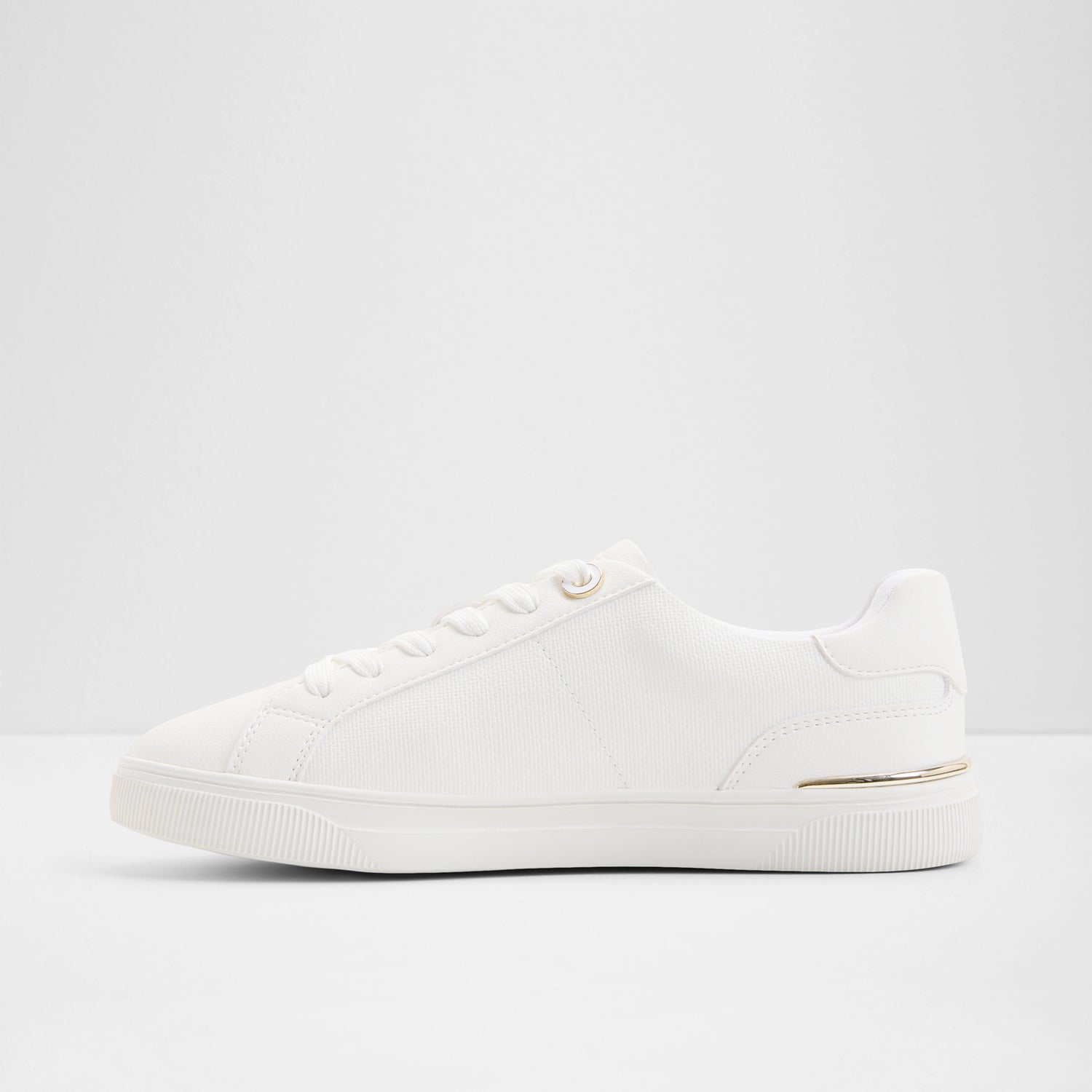 Soera Low-Top Sneakers