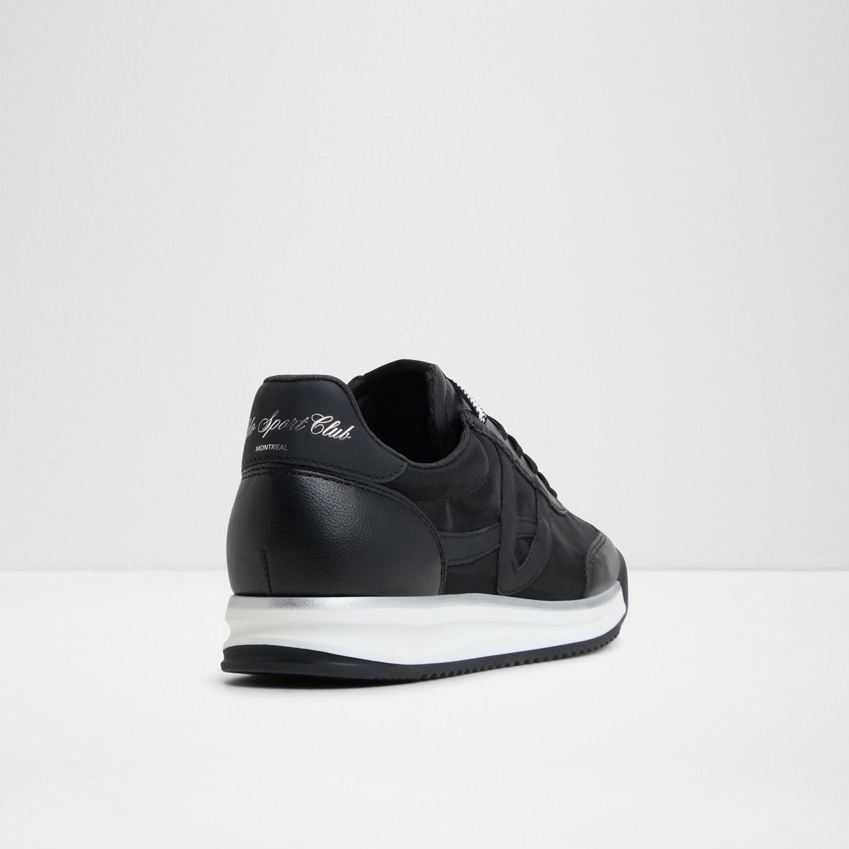 Stepcount Low-Top Sneakers