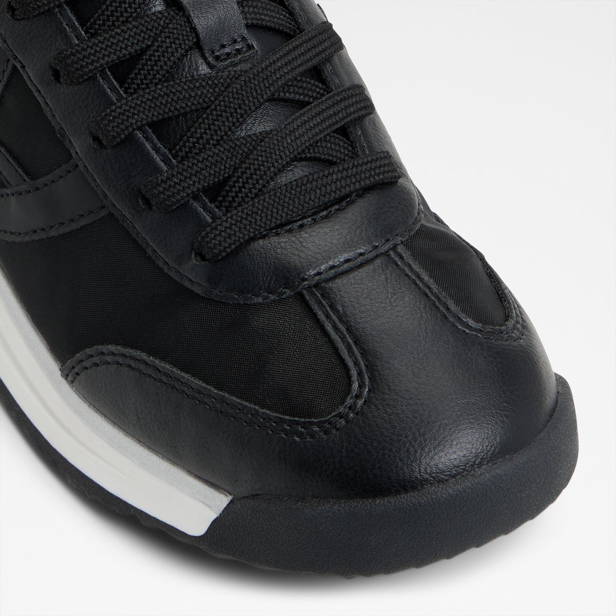 Stepcount Low-Top Sneakers