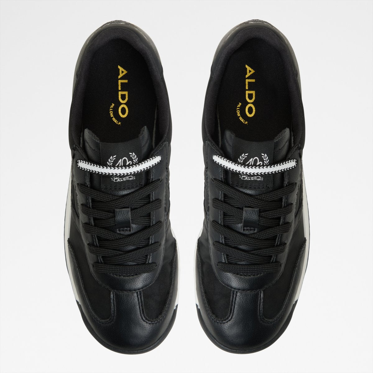 Stepcount Low-Top Sneakers