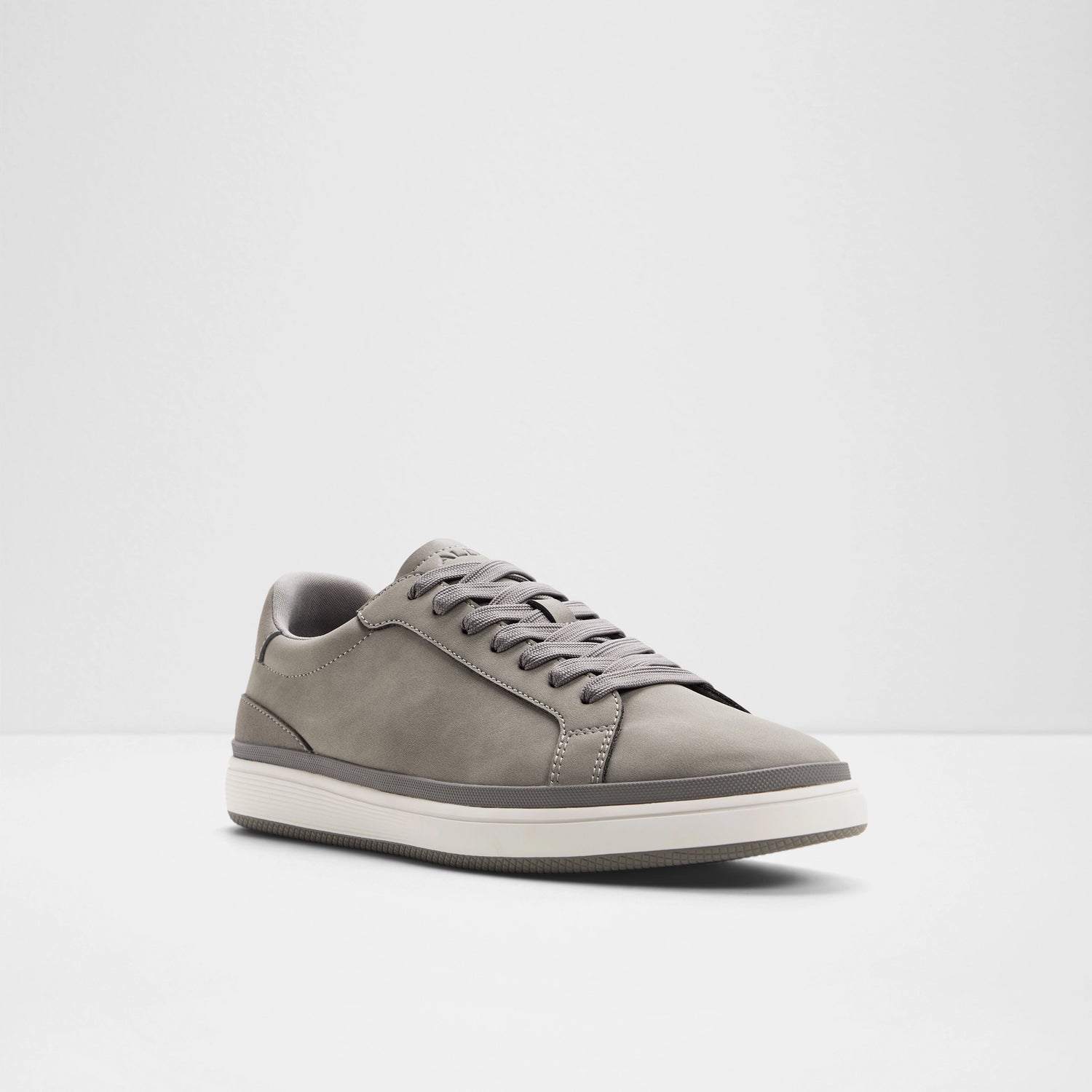 Tyrell Low-Top Sneakers