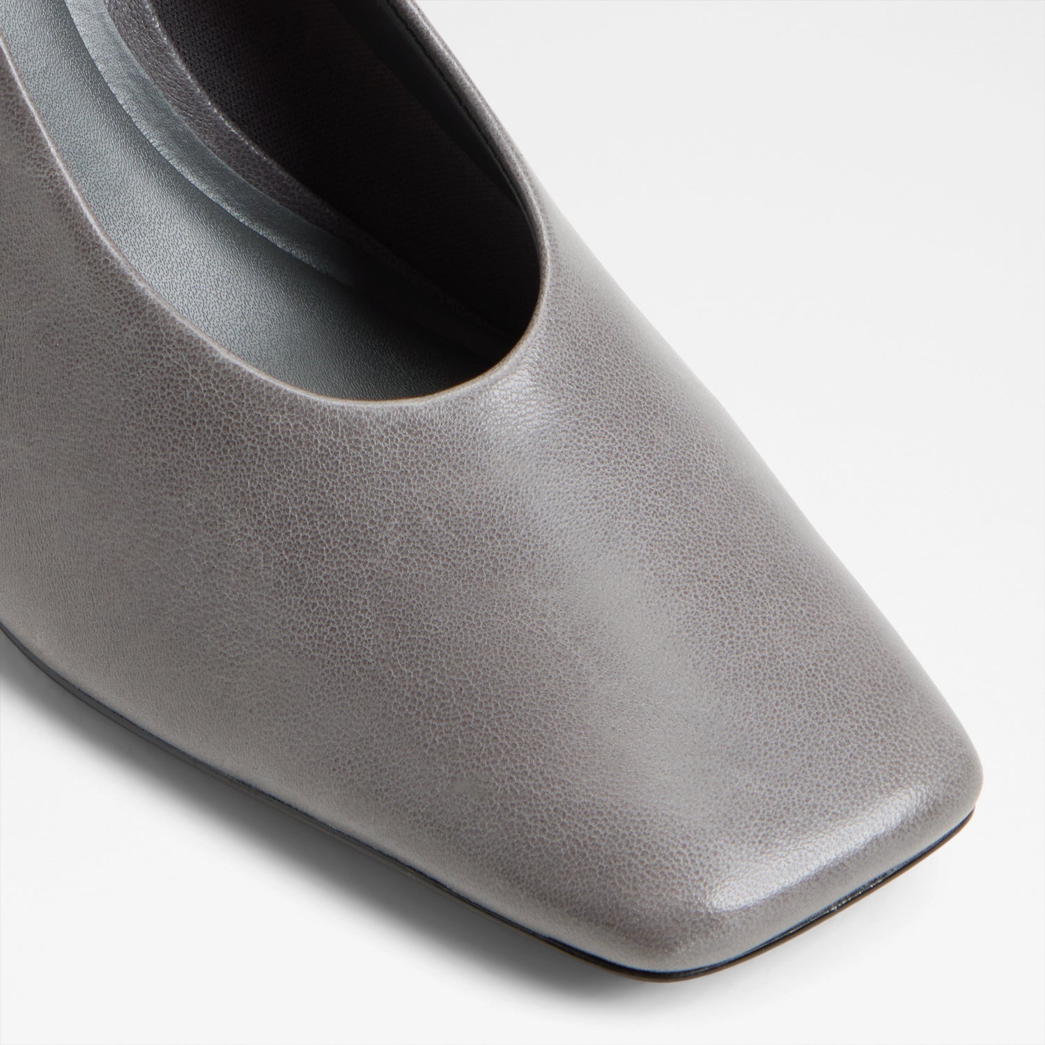 Velia Heeled Pumps