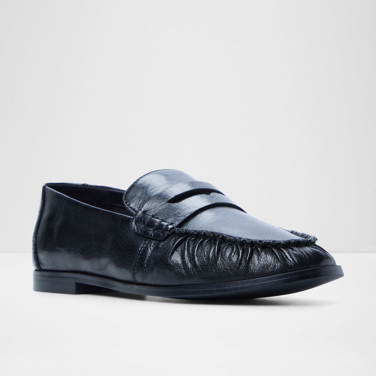 Veviane Loafers