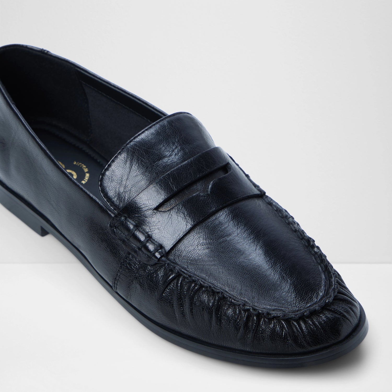 Veviane Loafers