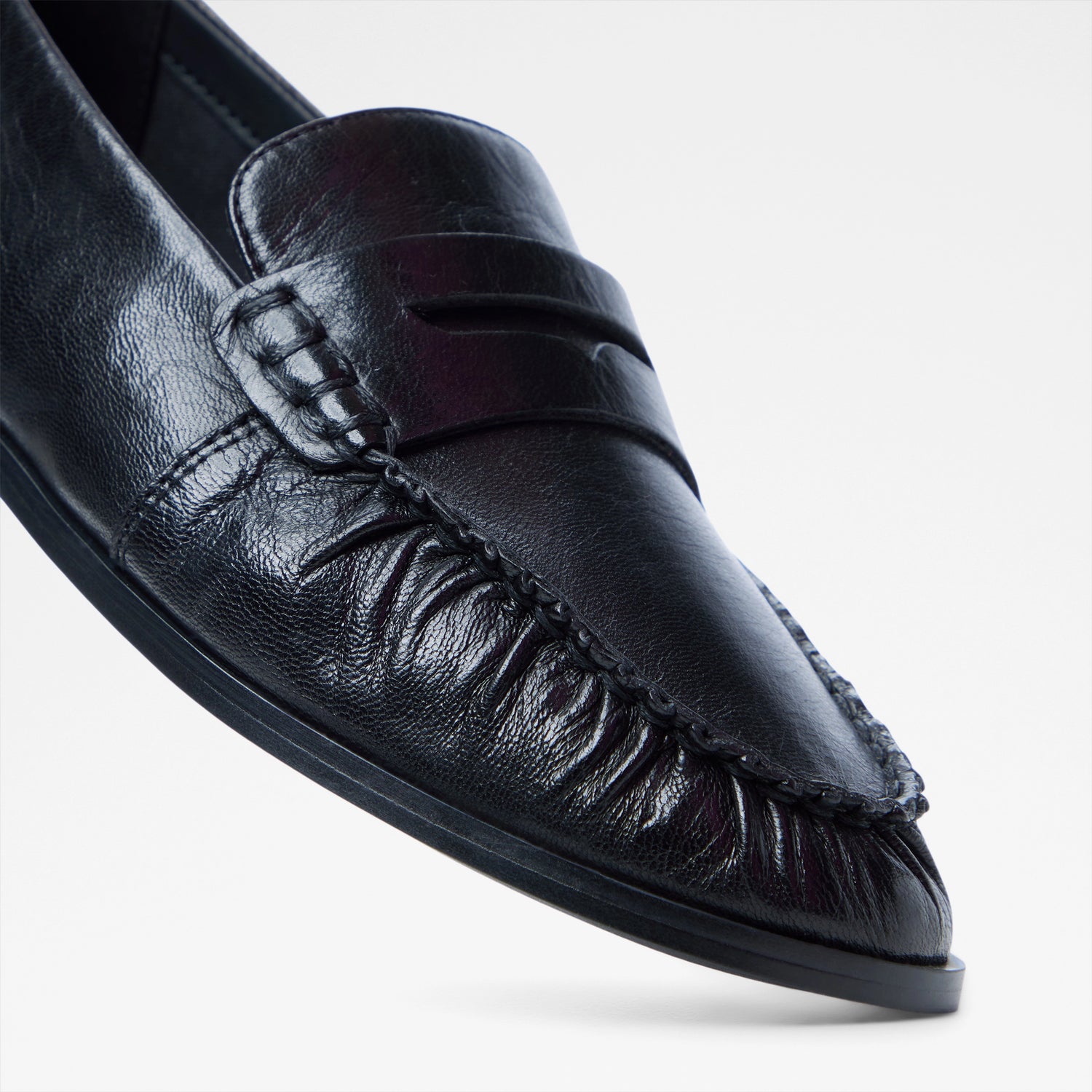Veviane Loafers