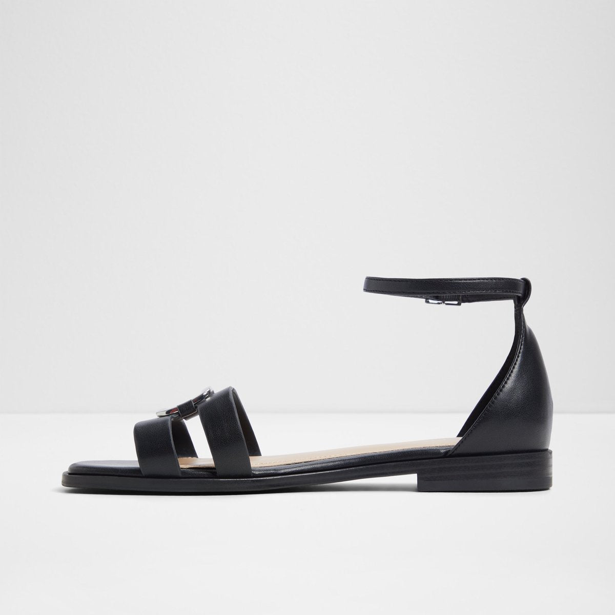 Vok Flat Sandals